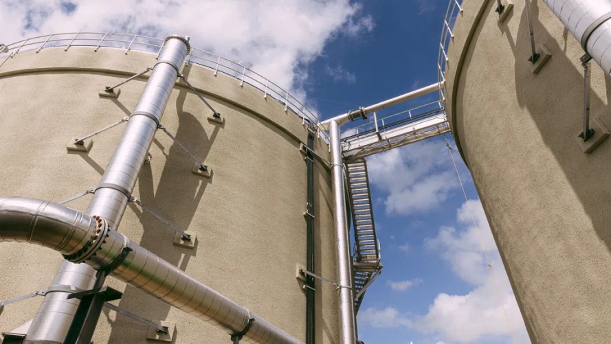 مخزن نفت خام - عراق ، عمان ، قطر - اتحاد بتن سرخ - Crude Oil